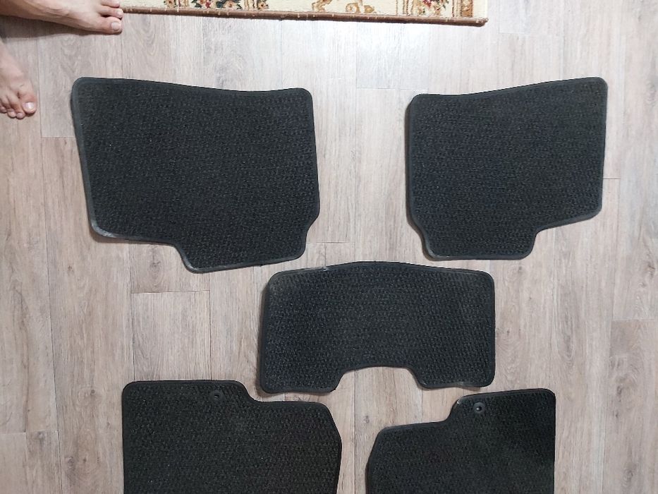 Продам коврики на хундай элантру