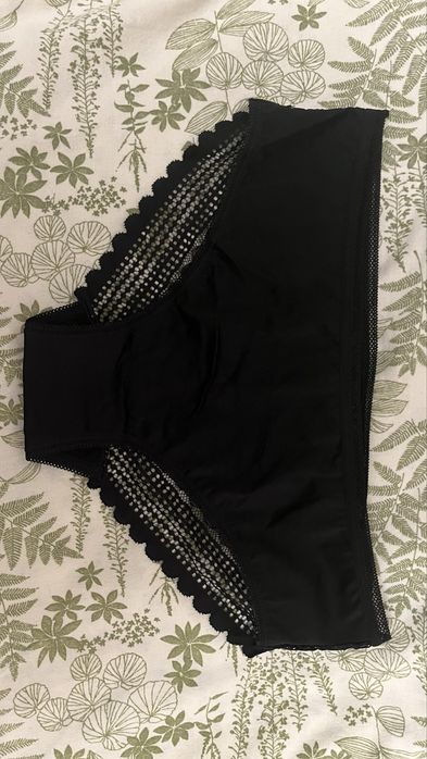 Подарявам! Бикини с дантела нови