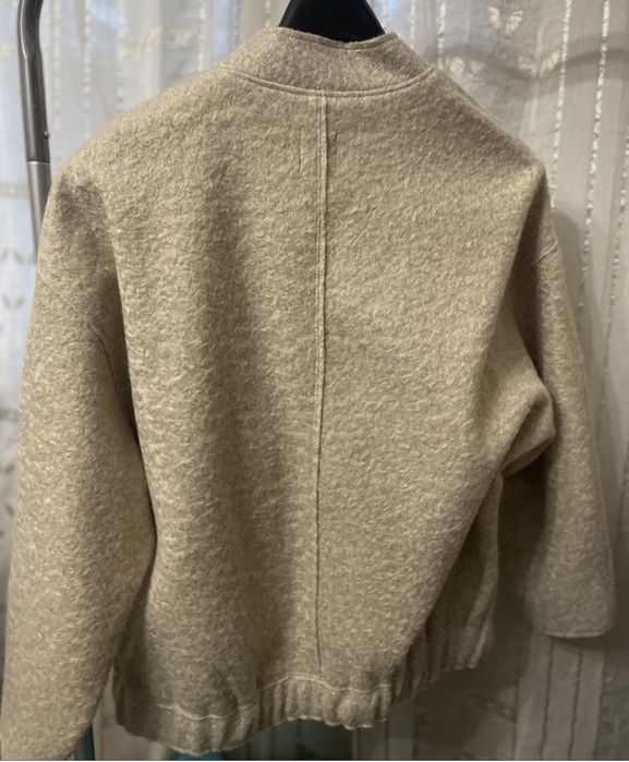 Бомбер        Zara