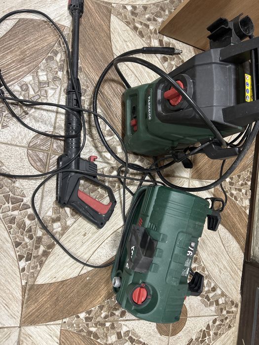 Два броя водоструйки parkside