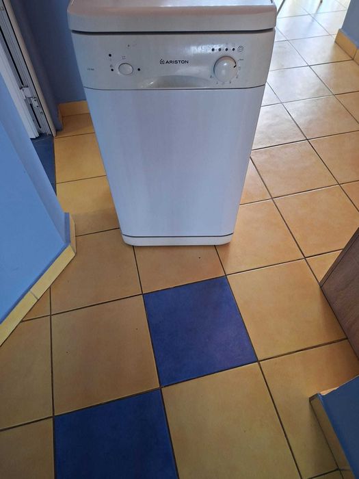 Vand masina spalat vase Ariston