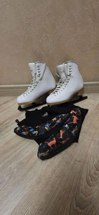 Продам КОНЬКИ для фигурного катания