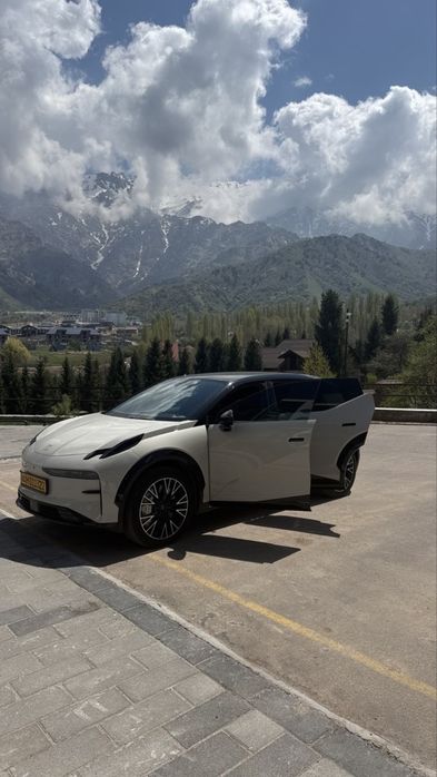 Zeekr x full 4wd 4 seat