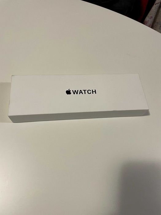 Apple Watch SE 2 (2022) 40mm Starlight Aluminium + подарък каишка