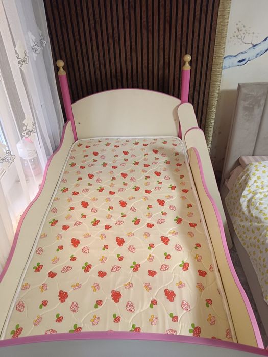Продам детский кровать принцесса