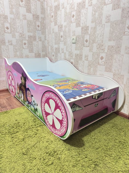 Детская кроватка Маша и медведь для девочек