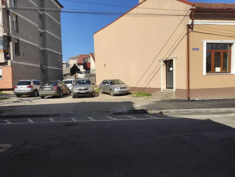 Vând casă zona Prima Shops