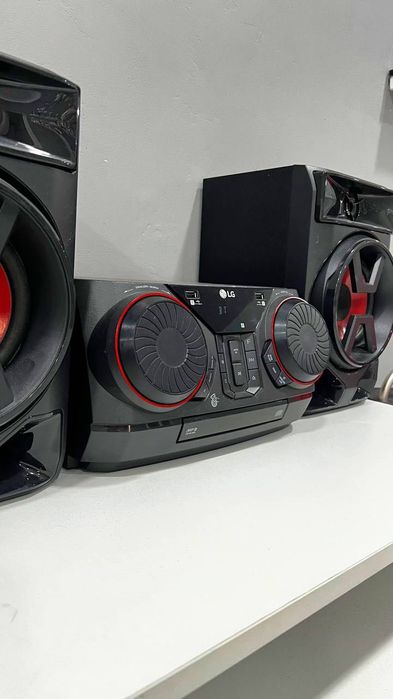 Продается
Музыкальный центр LG СК43