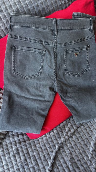 Дънки GUESS цвят графит