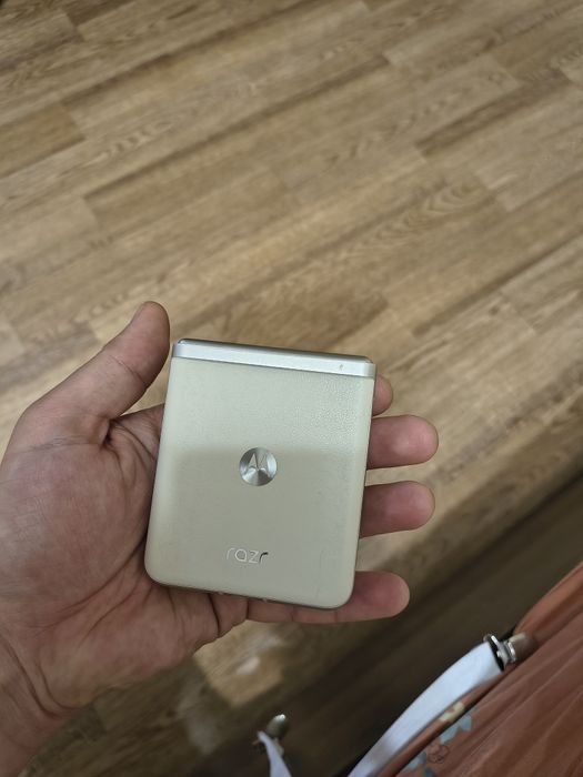 Motorolla razr 40