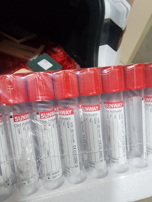 Пробирка .9.0 мл с красной крышкой