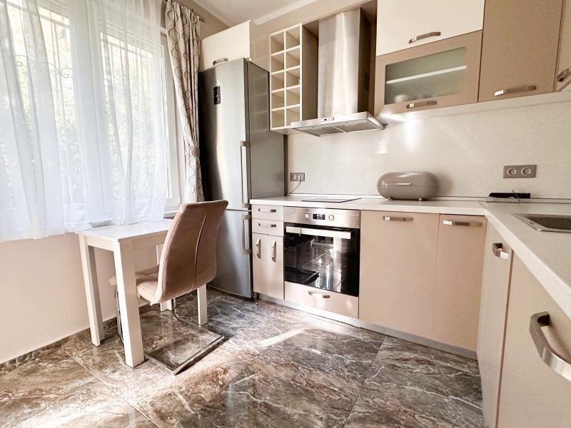 Дава се под наем Двустаен апартамент в София, Лозенец - 89 кв.м за 1149 € - Снимка #1