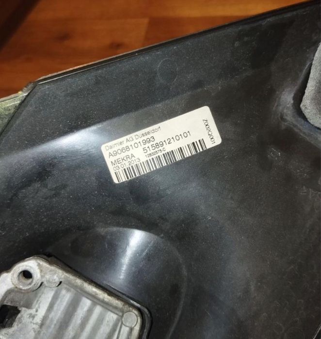 Продам зеркала на Мерседес Спринтер W906 оригинальные