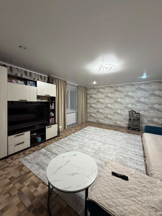 2-комнатная на Ломова 48
