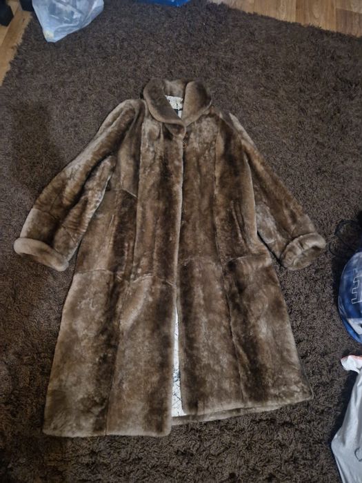 Продаю мутоновую шубу