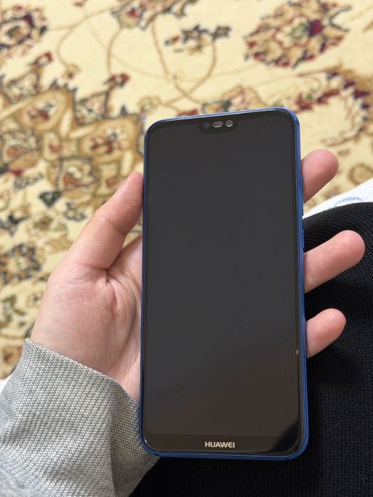 Huawei P20 Lite 4/64GB в отличном состоянии