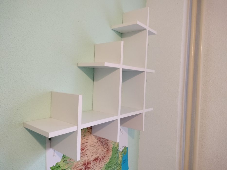 Etajera   perete