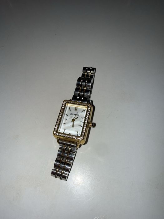 Женские часы chanel