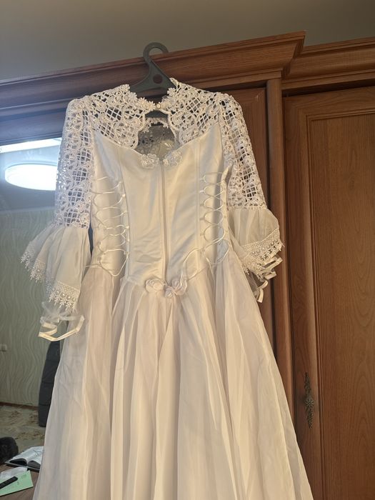 Свадебное платье 46-48 , продам