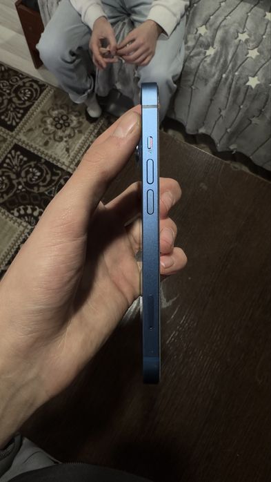 Продам iphone 13