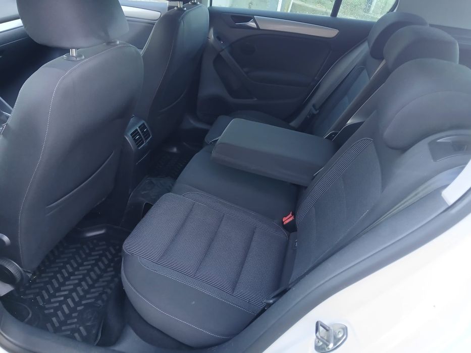 Vw golf 6 ,2010,motor 1,4mpi euro 5 km102000 carte servis