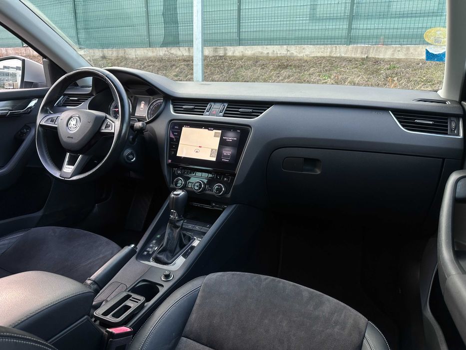 Skoda Octavia SCOUT 184Cp DSG 4x4 / Far LED / Panoramic / RATE / Garantie / TVA Deductibil