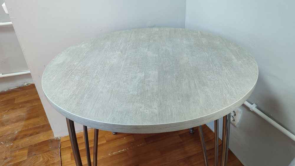 Серый стол. Кухонный