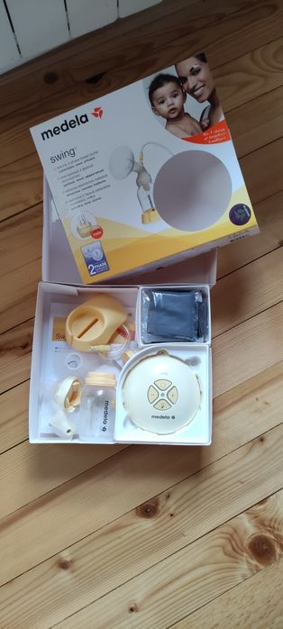 Единична двуфазна електрическа помпа за кърма Medela Swing.