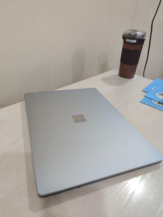 Microsoft surface laptop 5