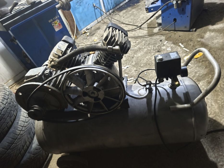Продаётся компрессор