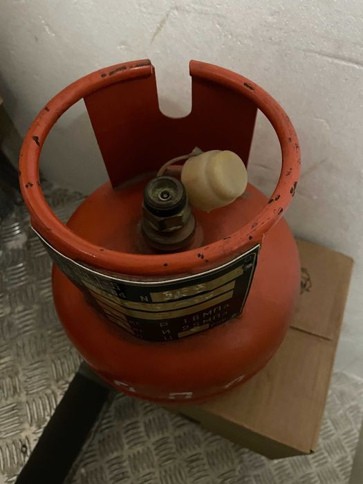 Газова бутилка битова 12л - 30€ и 5 л - 15€