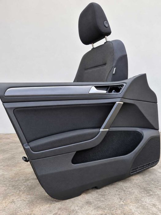 Interior COMPLET VW e-Golf 2020 / Golf 7.5 – Scaune + Banchetă + Fețe Uși + Covorașe