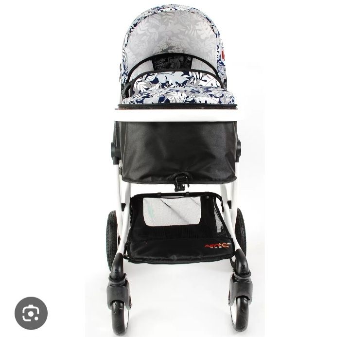 Коляска б/у есть маленькие потертости