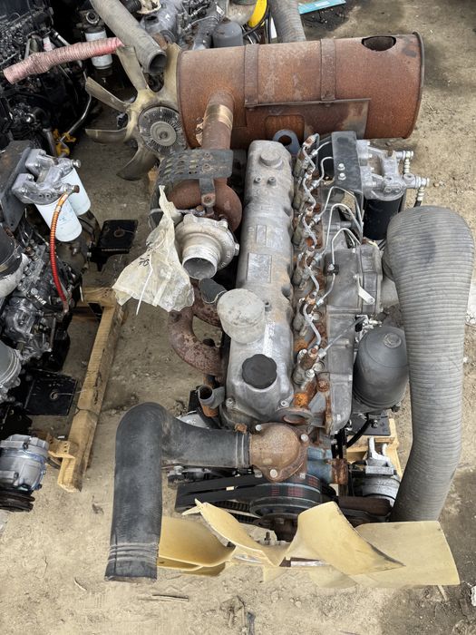 Hyundai 6D16  двигатели сотилади.