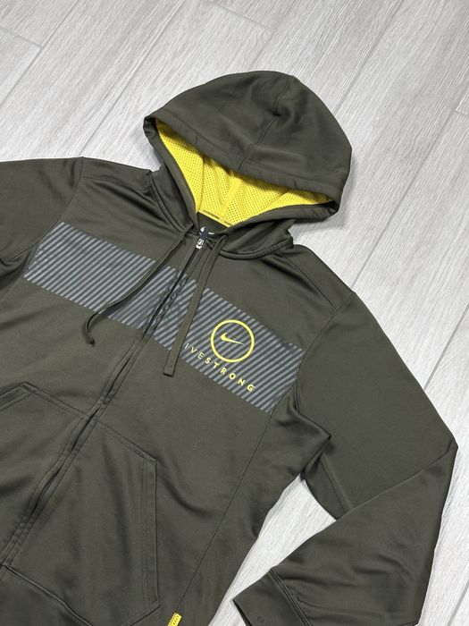 Мъжко горнище Nike Therma-Fit - размер М, много добро състояние