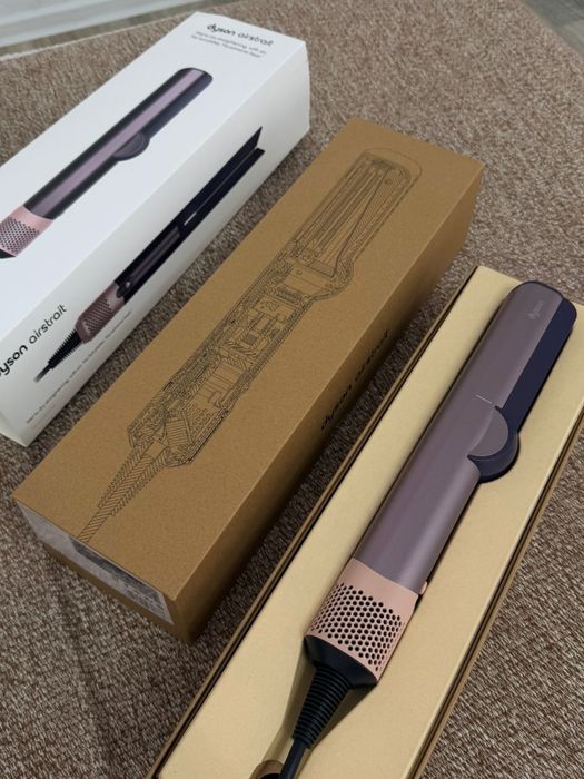 Dyson airStrait новый