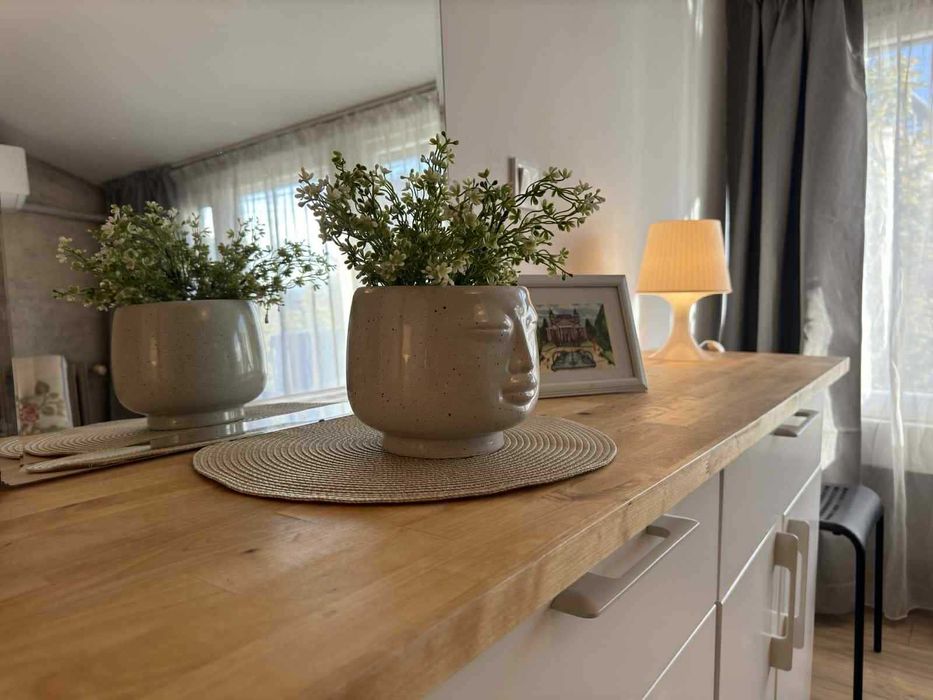 Дава се под наем Тристаен апартамент в София, Център - 80 кв.м за 850 € - Снимка #1