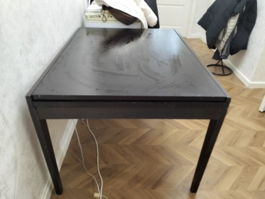 Стол для гостиной