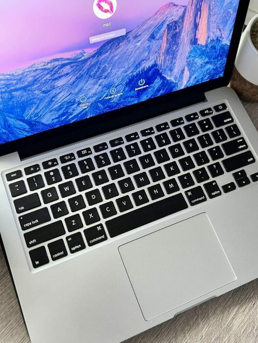Ухоженный Apple Macbook Pro 2015