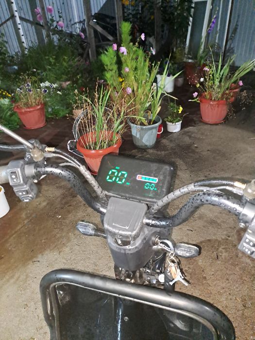 Трицикл С8 электроскутер