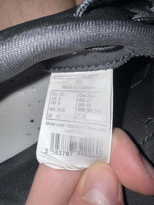 Adidasi sport si papuci de fotbal