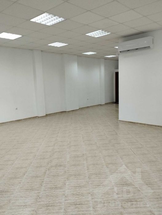 Търговско помещение под наем, кв.Левски