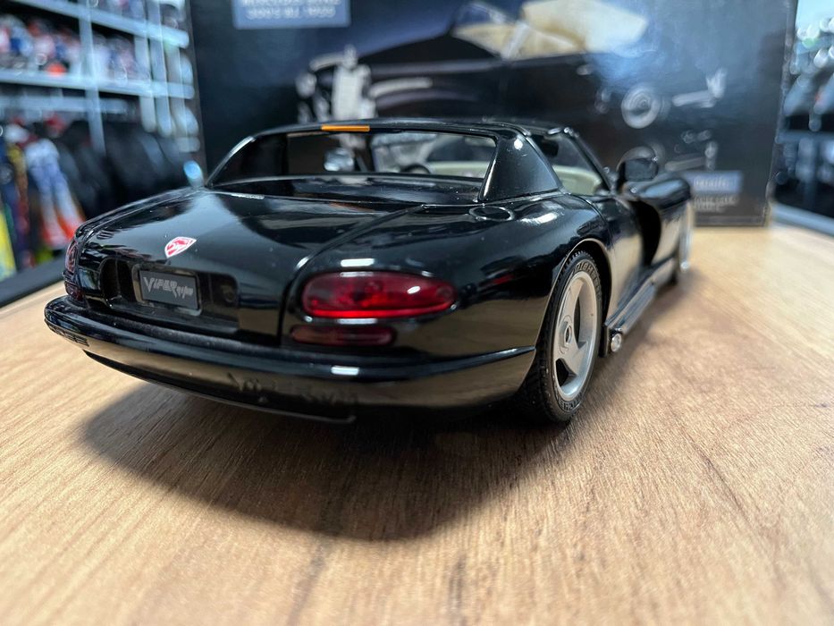 Метална колекционерска количка  модел DODGE VIPER SRT 1:18  мащаб