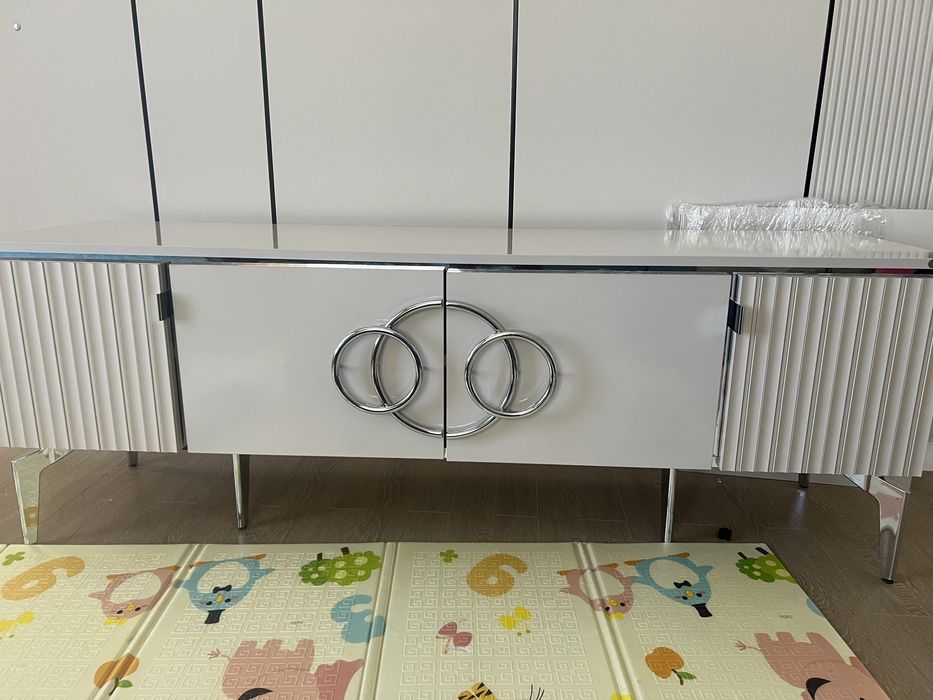 Подставка под телевизор