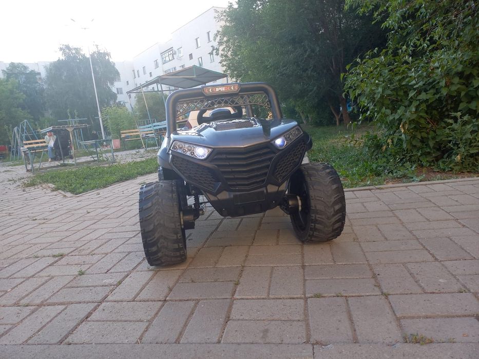 Продам детскую машинку