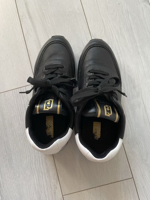 Кроссовки кожаные женские