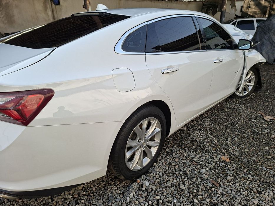 Avarinniy malibu 2
143 min yurgan 
Benzinda 
Mator karobka butun 
Oldi