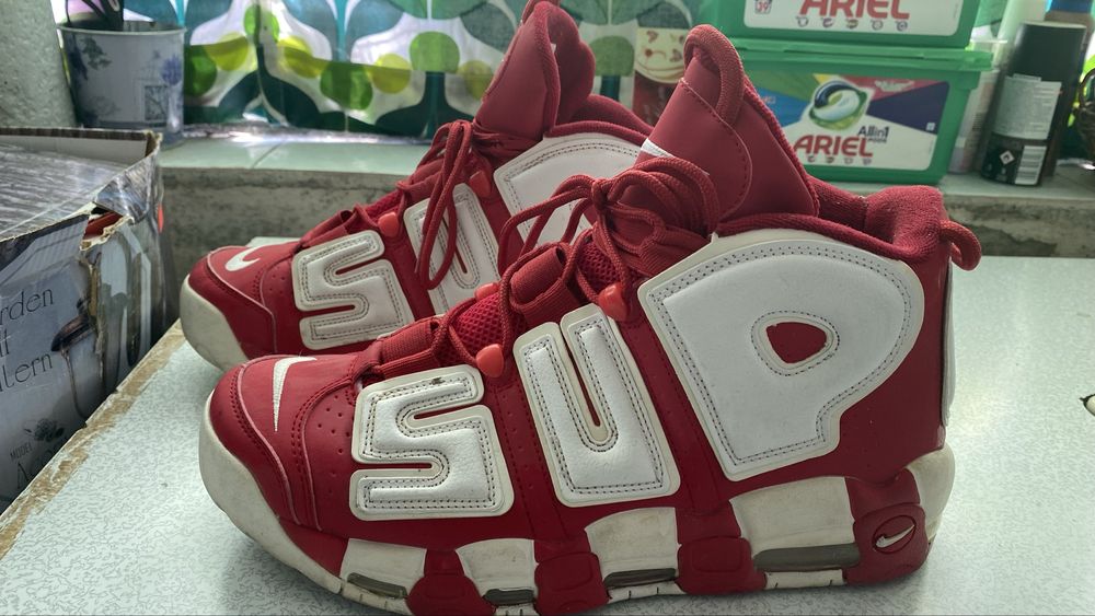 Nike Supreme червени маратонки