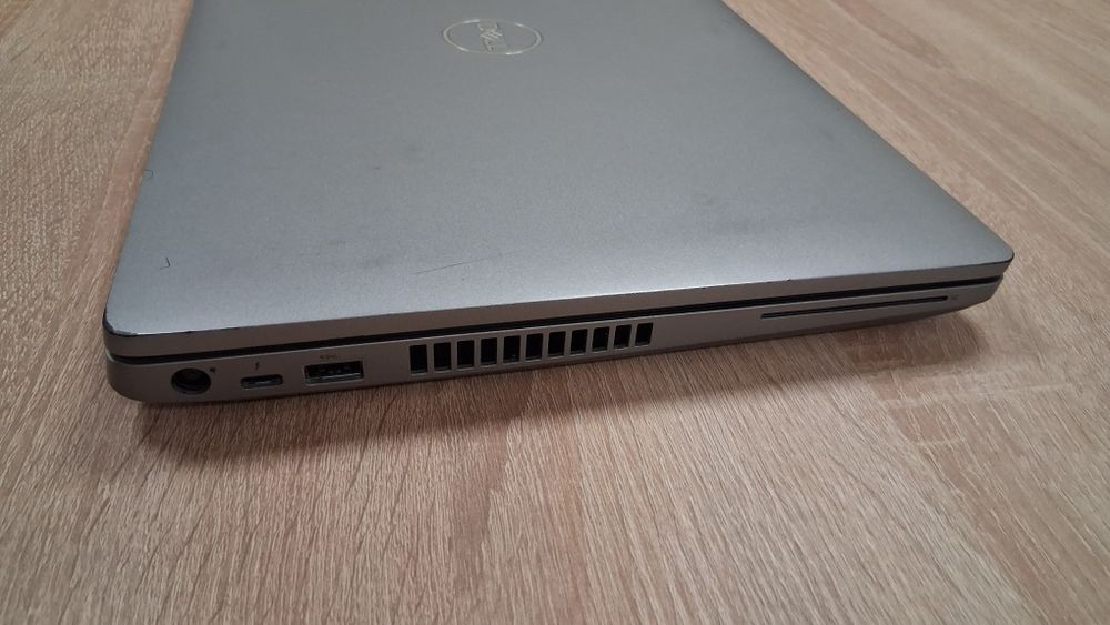 15.6" Dell Latitude 5511 256 GB, 8GB DDR4. Бизнес клас!