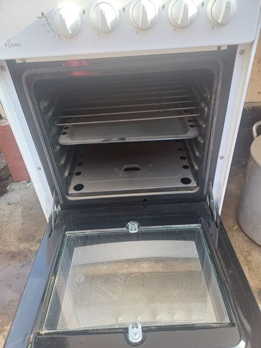 Продам газовую плиту